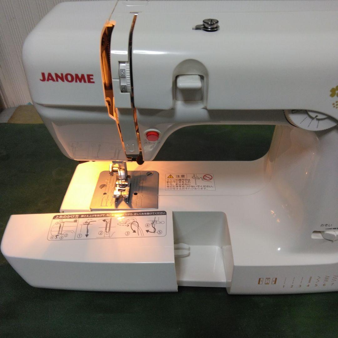 ジャノメミシンJE-105型未使用に近い。