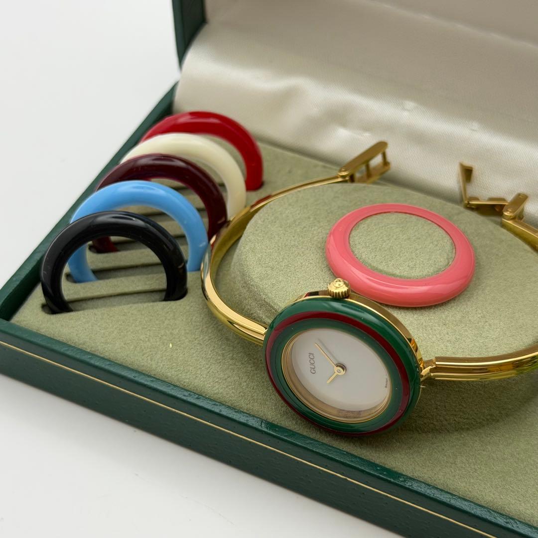動作未確認　デッドストック　グッチ　チェンジベゼル　クォーツ　ベゼル11個付