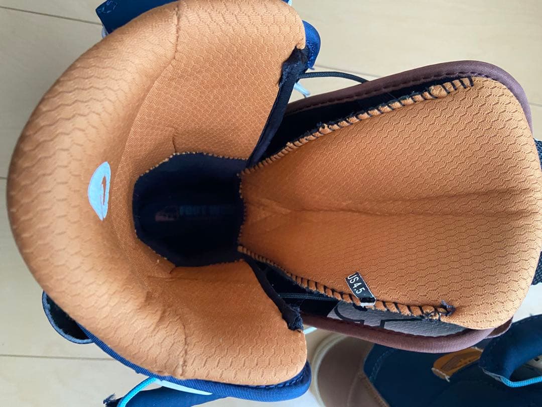 週末セール❤️ほぼ未使用　ジューニア　ディーラックス　スノボブーツ　DEELUXE