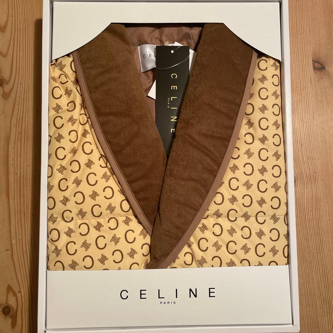 新品未使用　セリーヌ　肩当て　ダウンベスト