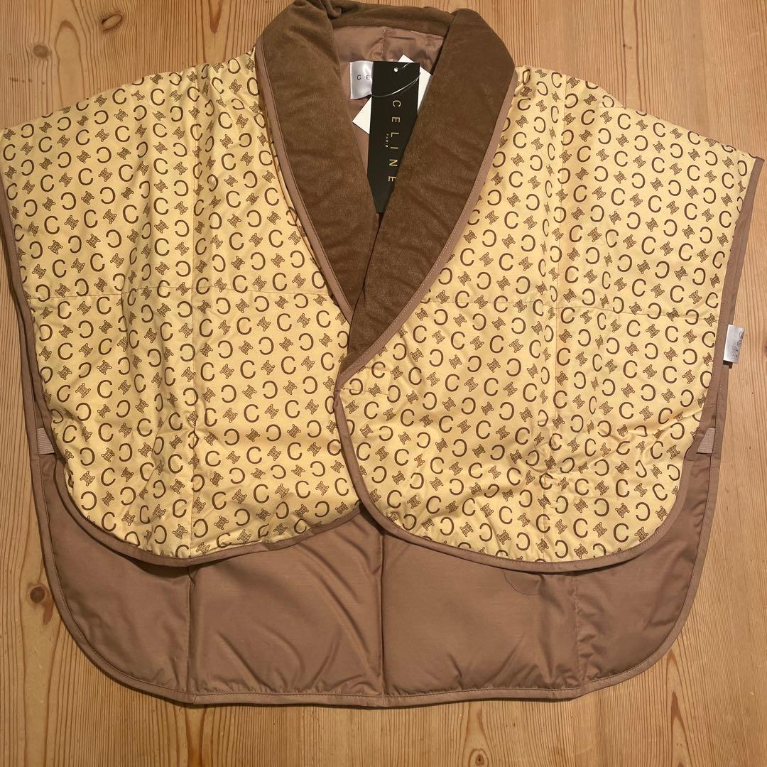 新品未使用　セリーヌ　肩当て　ダウンベスト