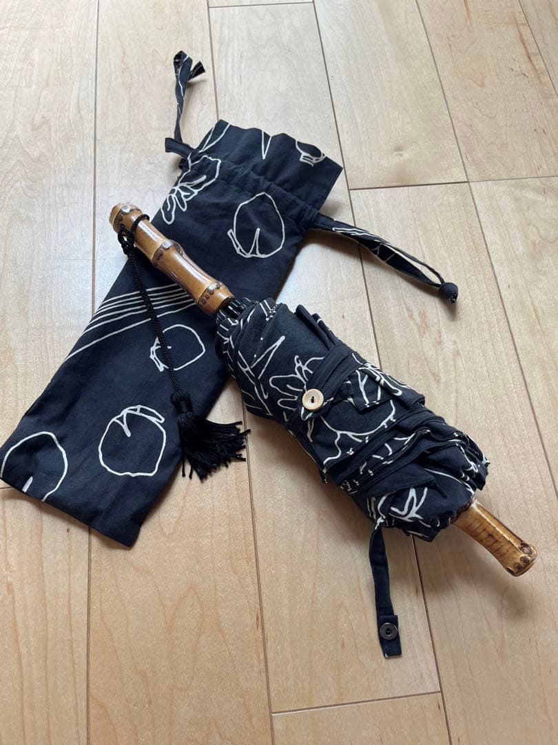 傳 tutaee　折りたたみ日傘　ツタエノヒガサ ウサギノタスキ カキツバタ 黒