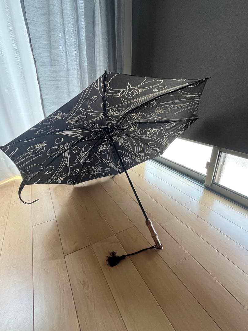 傳 tutaee　折りたたみ日傘　ツタエノヒガサ ウサギノタスキ カキツバタ 黒