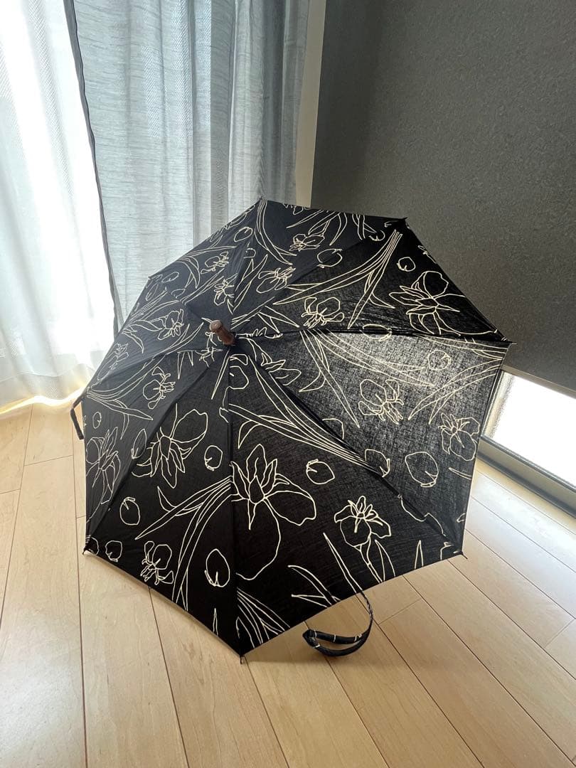 傳 tutaee　折りたたみ日傘　ツタエノヒガサ ウサギノタスキ カキツバタ 黒