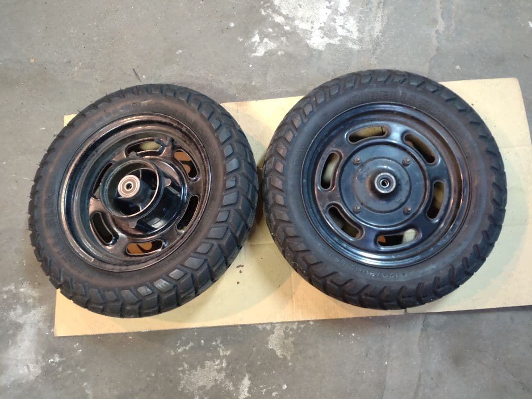 ホンダ　エイプ50　ホイール前後