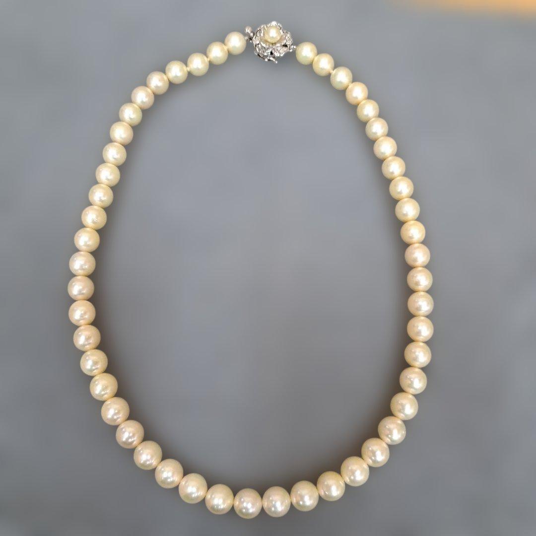 ホワイトパールネックレス