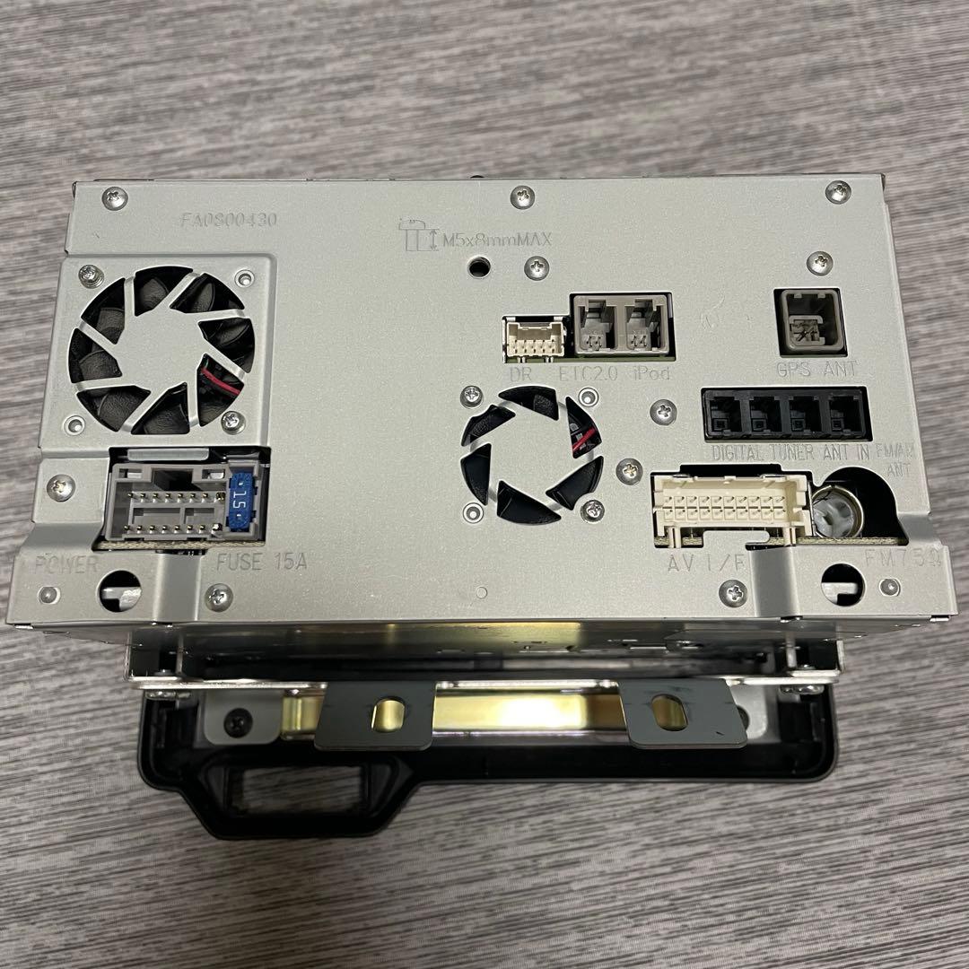 サ*ド様 【ジャンク品】カーナビ　Panasonic Strada CN-HE0