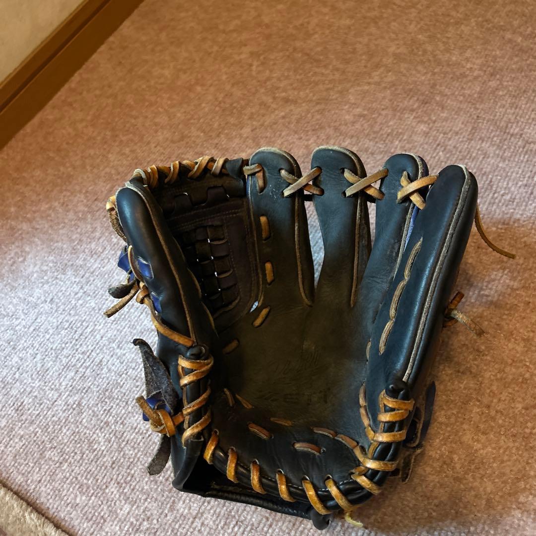 ZETT 軟式グローブ 黒/青 編み込みデザイン