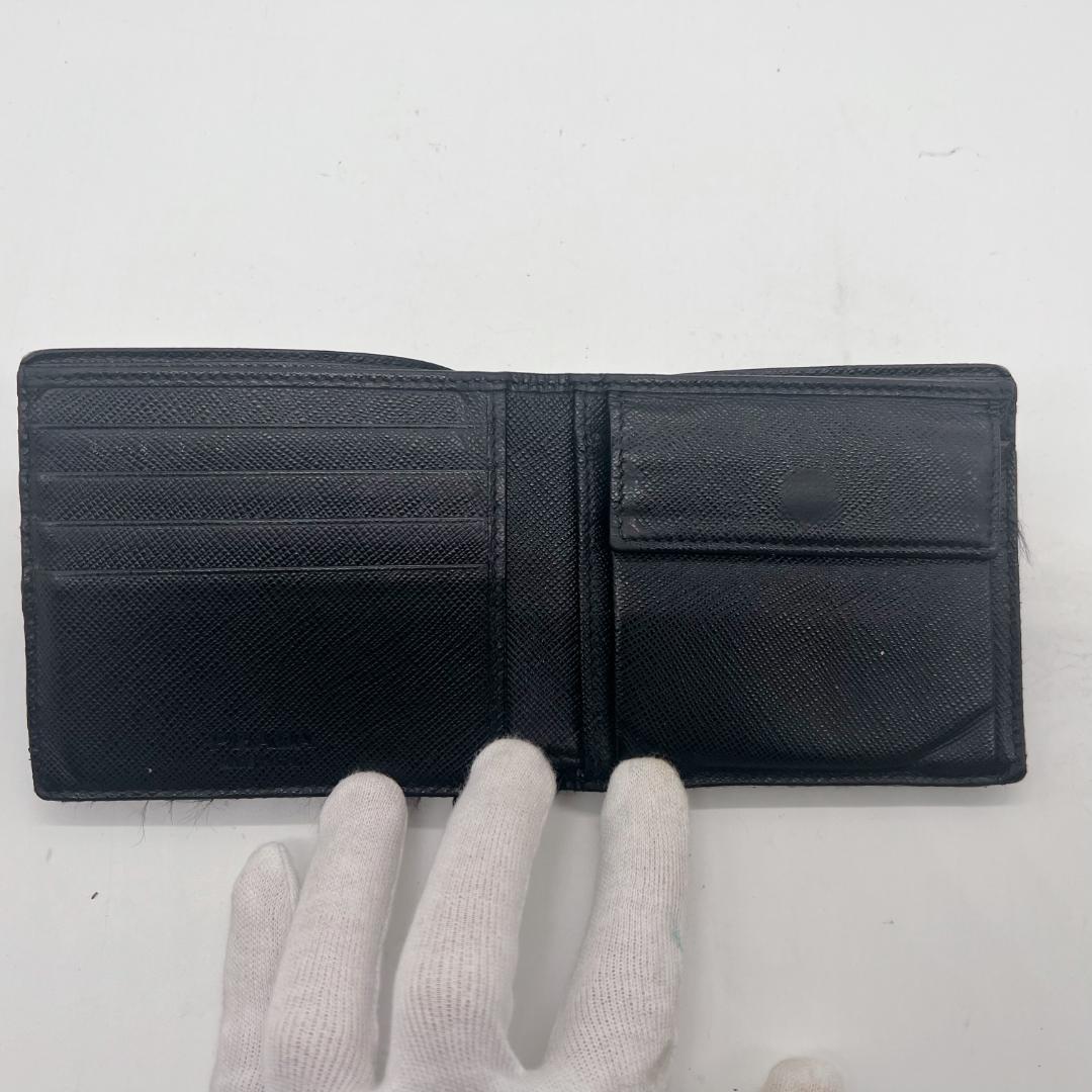 【PRADA】プラダ　サフィアーノ　レザー　二つ折り財布　黒