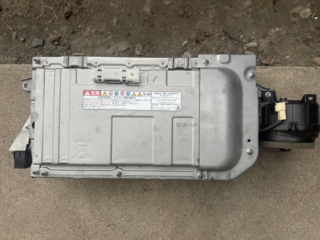トヨタ　アクア　ハイブリッドバッテリー　動作OK
