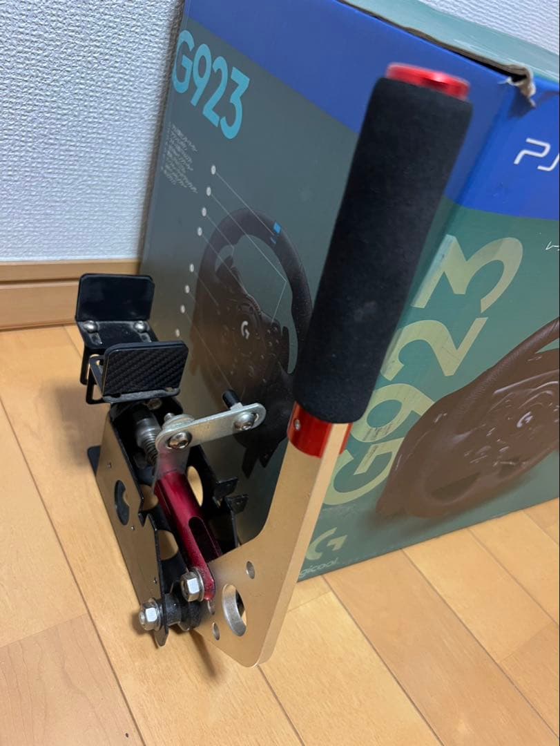 Logitech G923 レーシングホイール