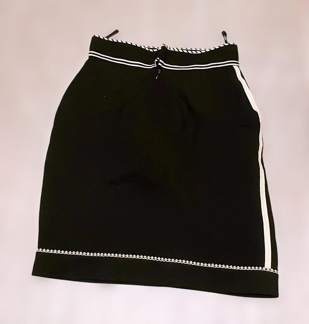 【ほぼ未使用美品】CHANEL　ビンテージ　タイトスカート 黒＋白パイピング