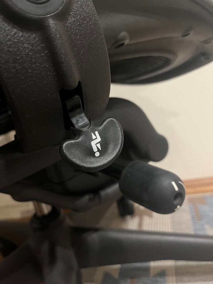 アーロンチェア ハーマンミラー 正規品　旧タイプ