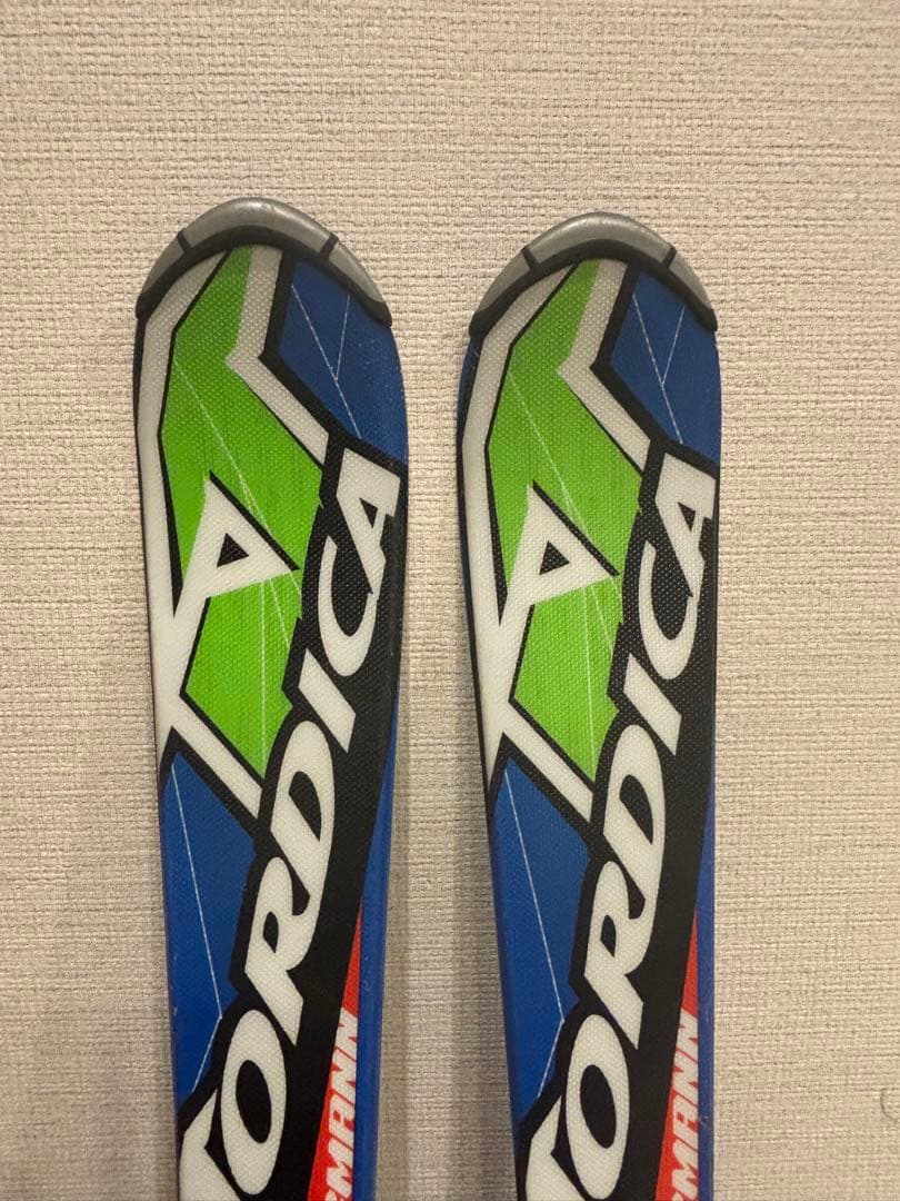 子供用スキー3点セット　スキー板120 、スキーブーツ23 、伸縮式ストック