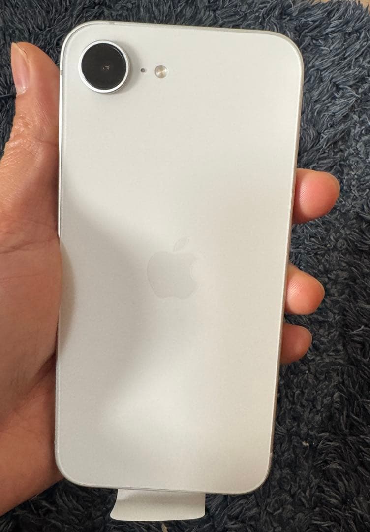 iPhone16e ホワイト 128G 新品未使用　未開封　SIMフリー