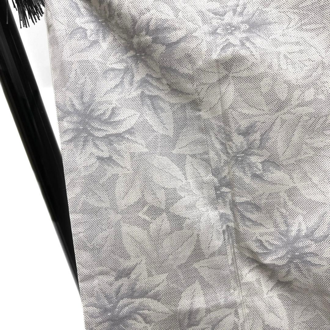 桑原織物　小紋　証紙付き　白大島紬　花模様　リーフ　白地　着物　091w d