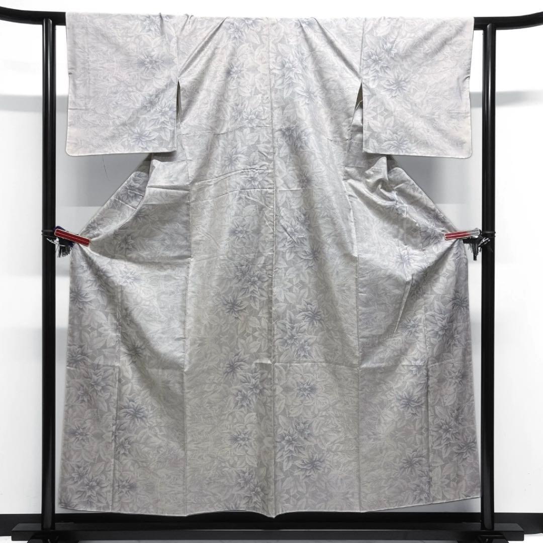 桑原織物　小紋　証紙付き　白大島紬　花模様　リーフ　白地　着物　091w d