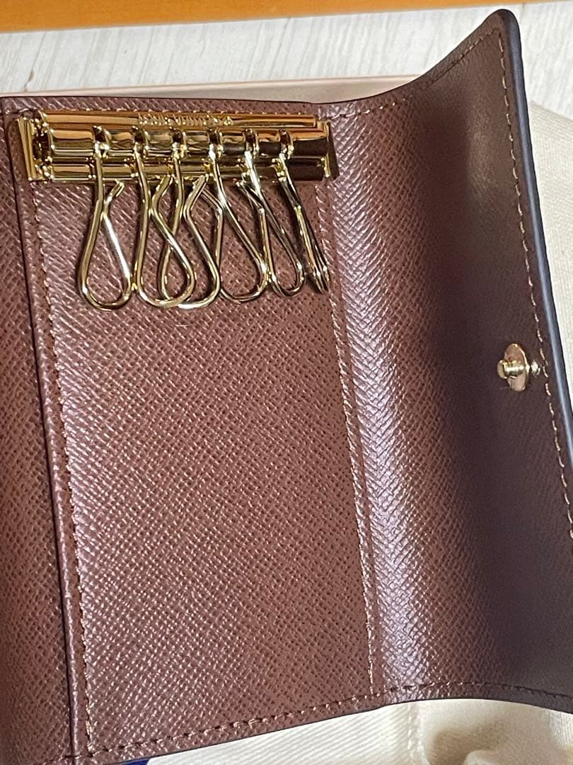 【超美品】LOUIS VUITTONモノグラム ミュルティクレ６連キーケース