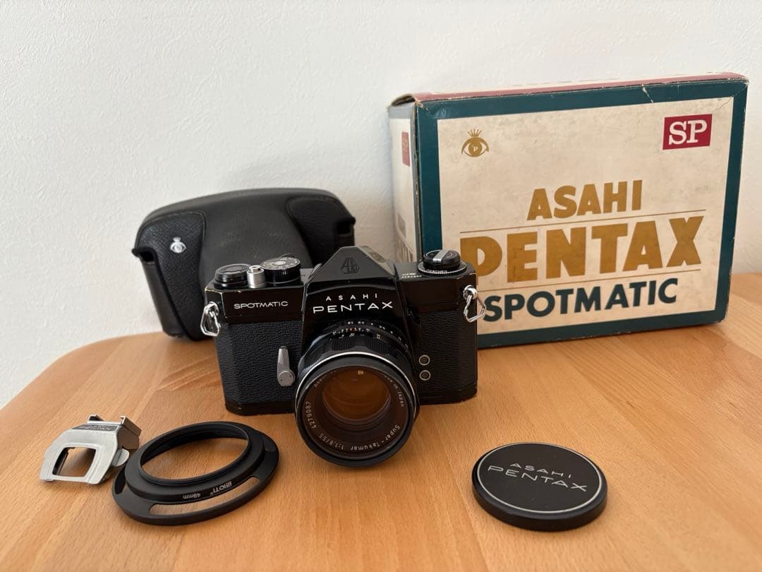 PENTAX SP レンズ、純正カバー付き　一眼レフ　フィルムカメラ
