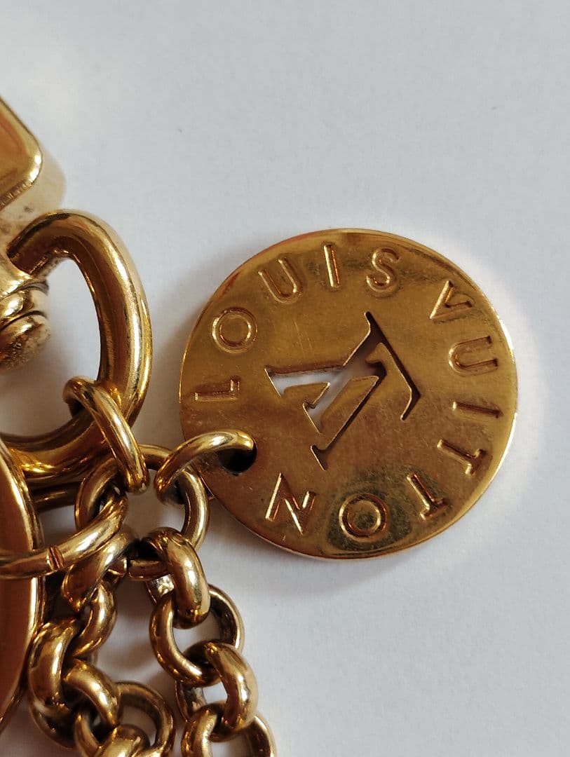 Louis Vuitton フラワーチャーム