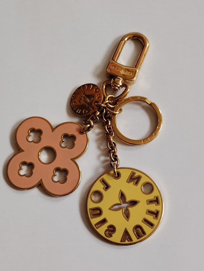 Louis Vuitton フラワーチャーム