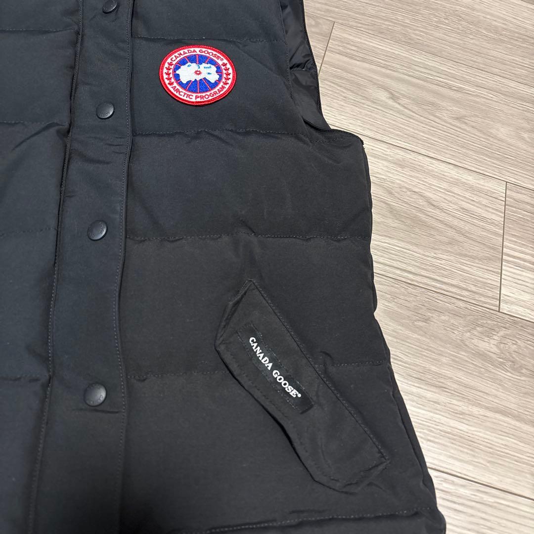   ブラック　ダウンベスト