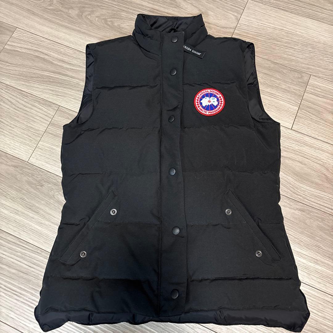   ブラック　ダウンベスト