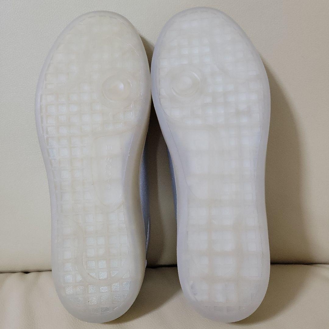 新品。ラコステ　レディーススニーカー 24cm