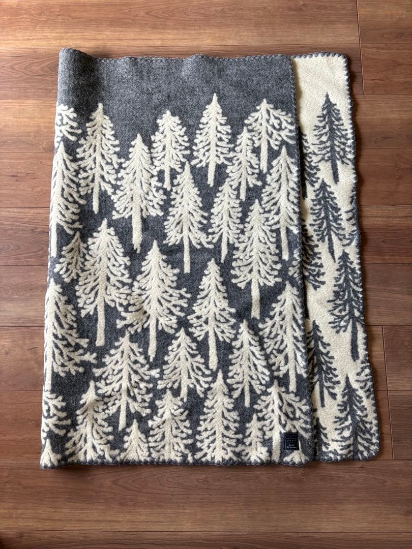 ミナペルホネン eメッツァ モミの木ブランケット 貴重 新品、未使用