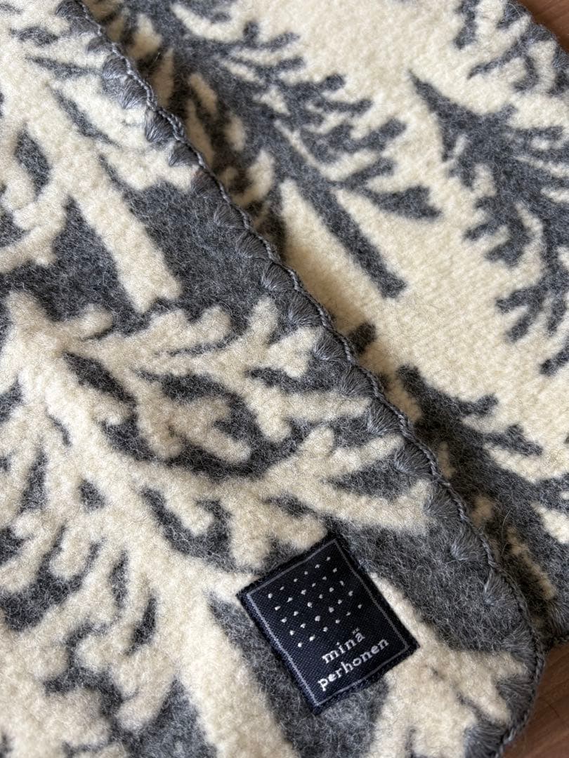 ミナペルホネン eメッツァ モミの木ブランケット 貴重 新品、未使用