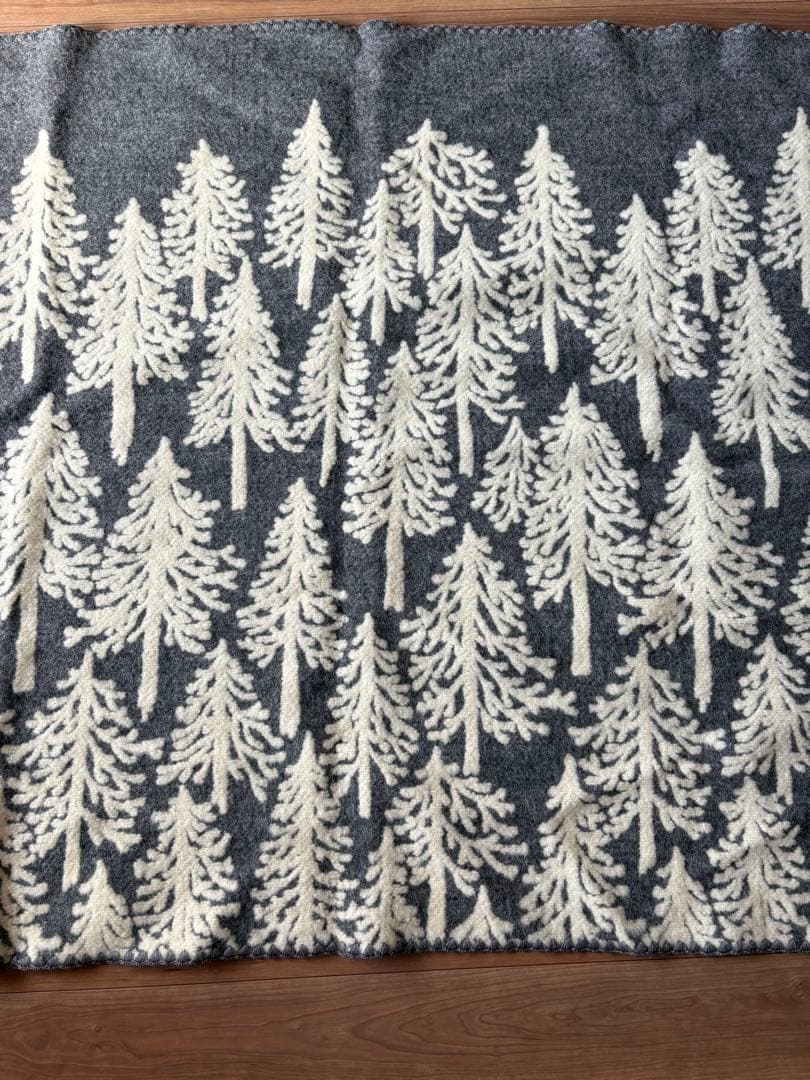 ミナペルホネン eメッツァ モミの木ブランケット 貴重 新品、未使用