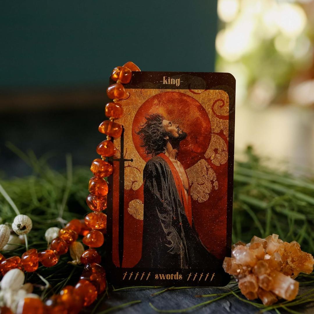 【正規品タロットカード】入手困難☪︎芸術的＆力強い色彩の月と琥珀の輝きのタロット