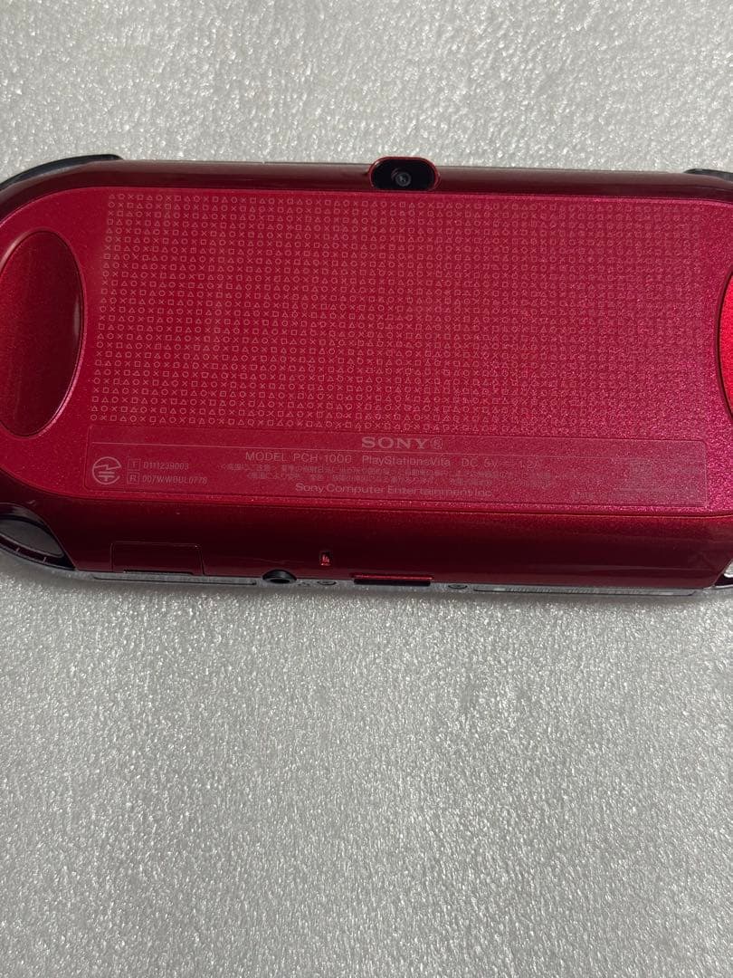 PlayStation Vita本体 PCH-1000 コズミック・レッド