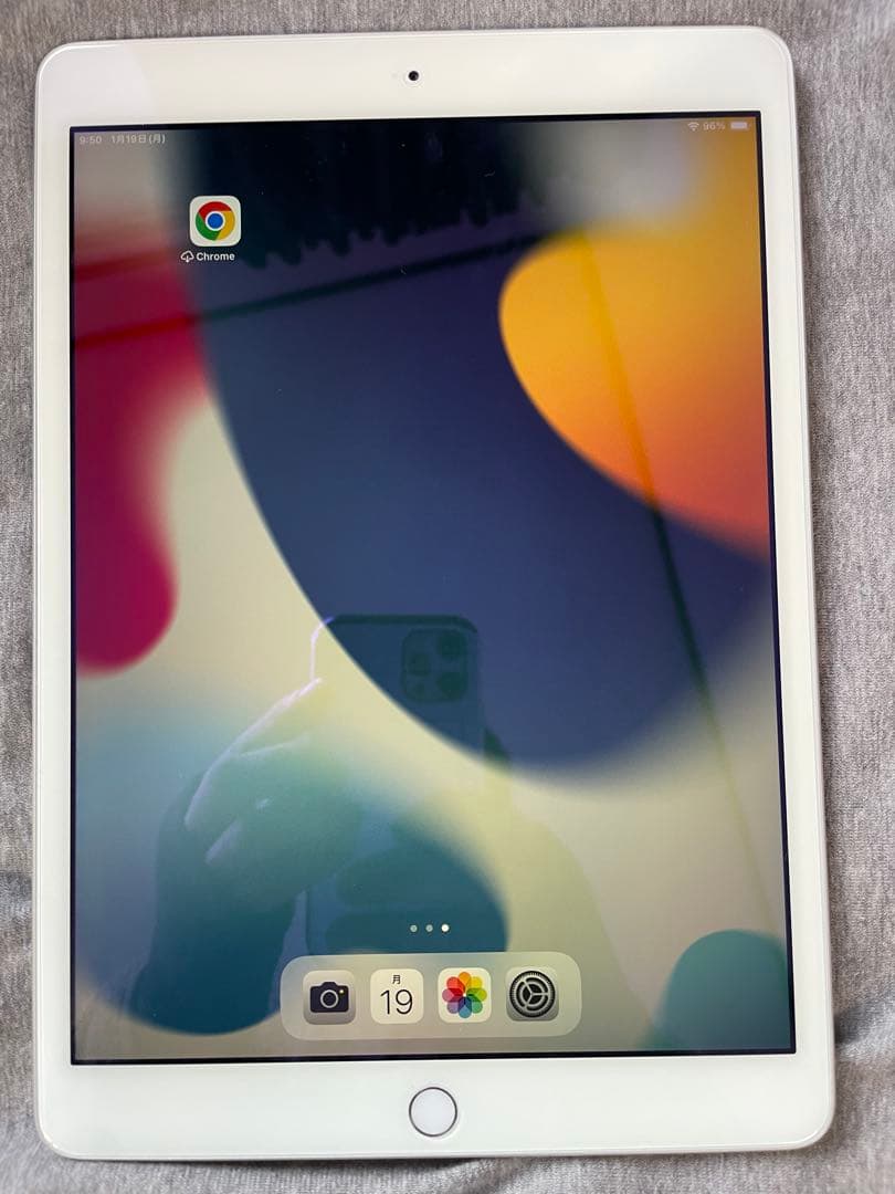 Apple iPad 第8世代10.2インチ シルバー　32㎇ Wi-Fiモデル