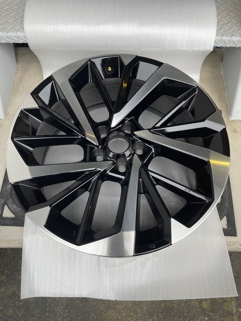 アウトランダー　純正ホイール　20インチ　1本　②