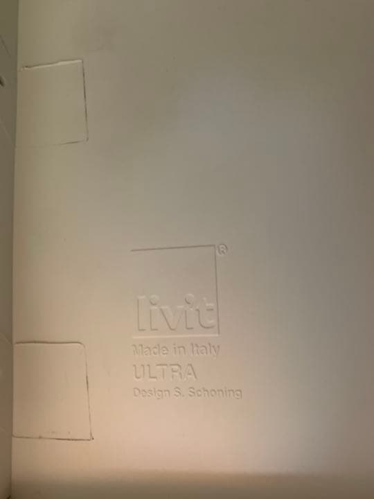 Cassina ウルトラスタッキングアームレスチェア