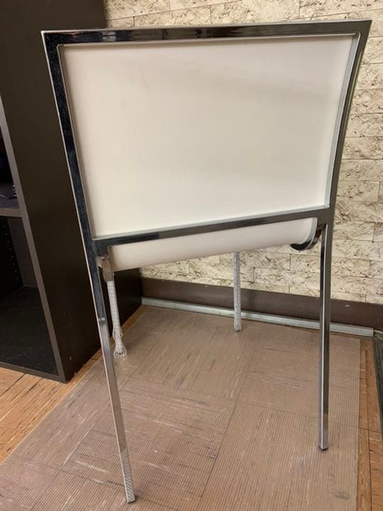 Cassina ウルトラスタッキングアームレスチェア