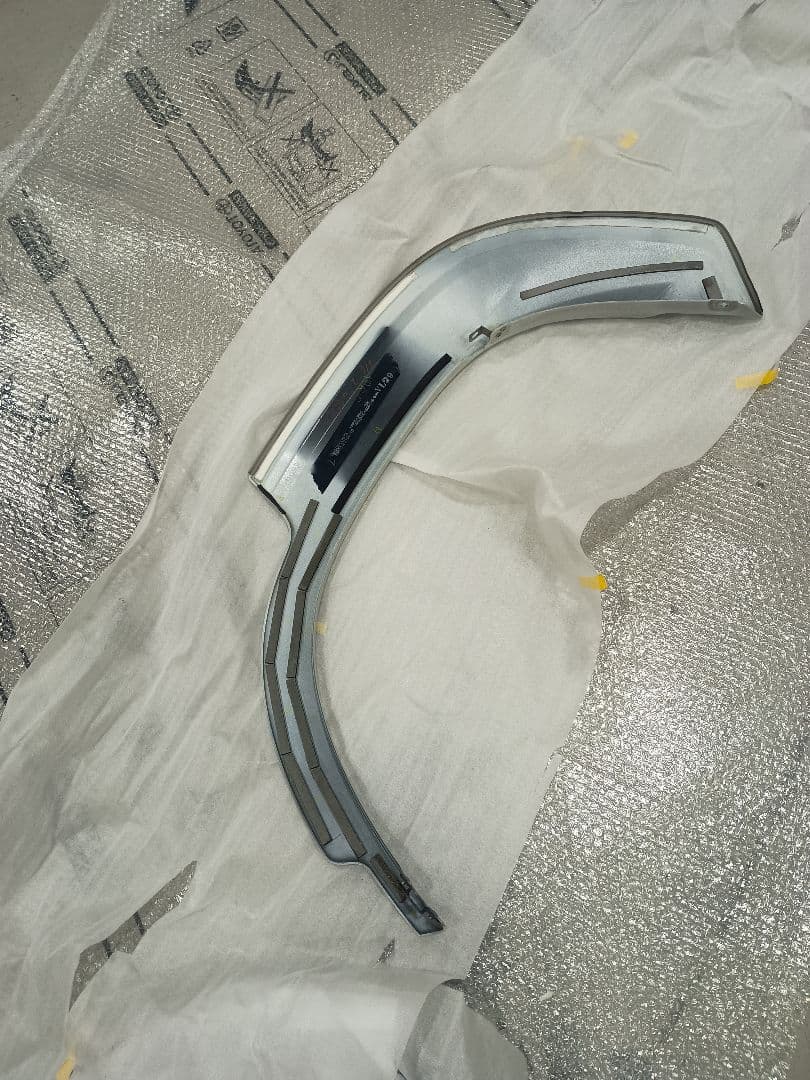 カローラクロスモデリスタカラードフェンダー中古品