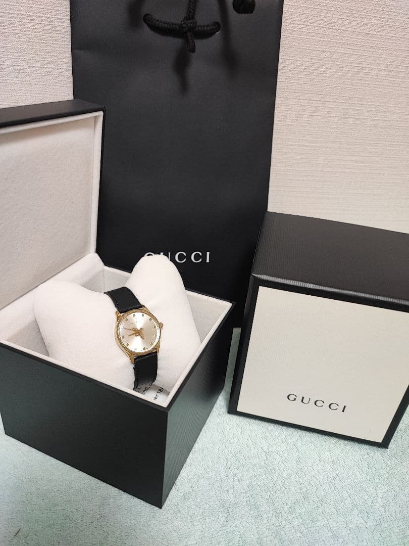 かわいいウサギ 新品 グッチ G-TIMELESS クォーツ 腕時計 蜂