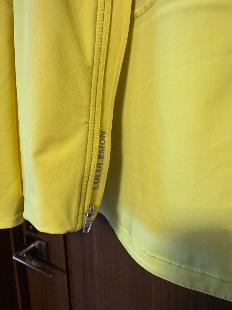 ウォーキング・ランニングウェア lululemon warp light jaket xs