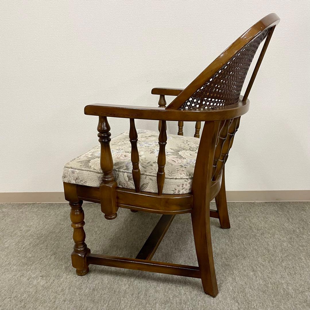 【カリモク】\"コロニアル\"CC3400 肘付食堂椅子 No.3