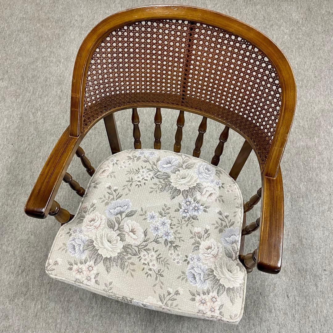 【カリモク】\"コロニアル\"CC3400 肘付食堂椅子 No.3