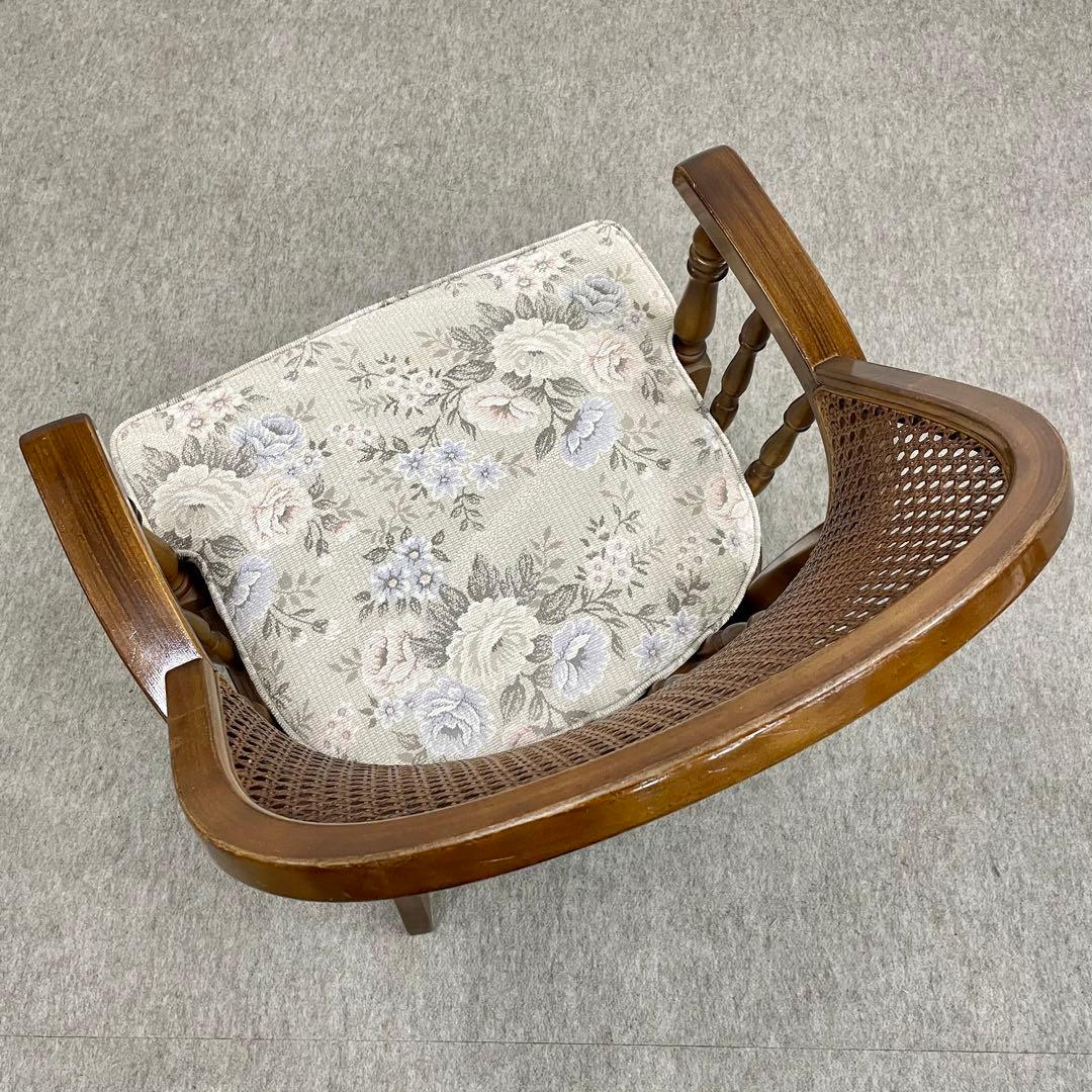 【カリモク】\"コロニアル\"CC3400 肘付食堂椅子 No.3