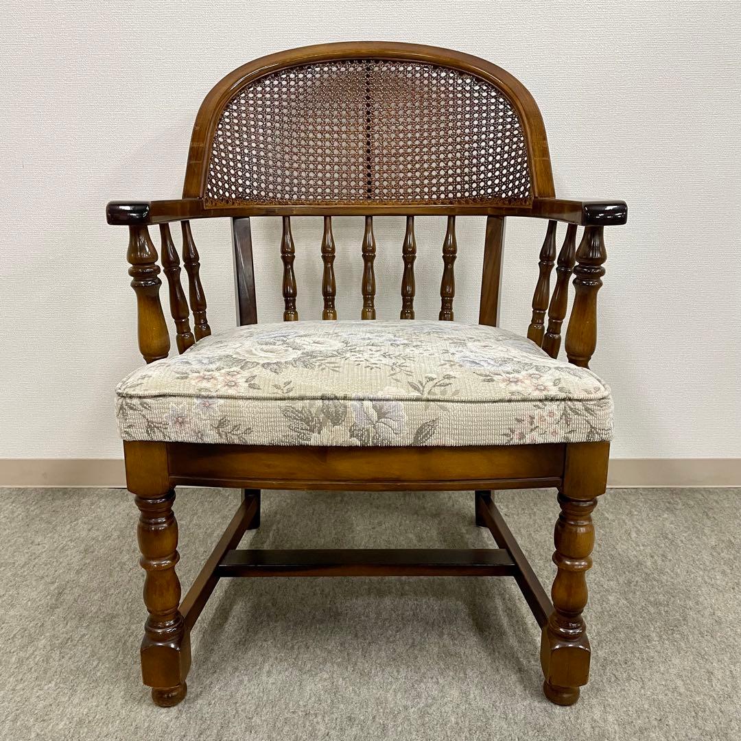 【カリモク】\"コロニアル\"CC3400 肘付食堂椅子 No.3