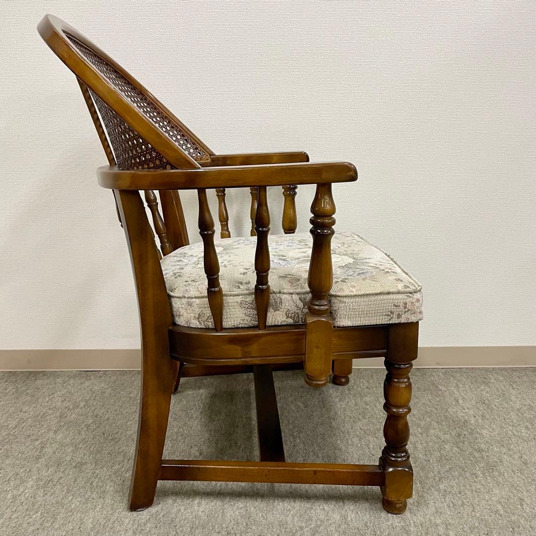 【カリモク】\"コロニアル\"CC3400 肘付食堂椅子 No.3