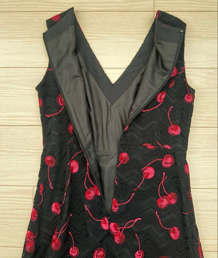 【GRACE CONTINENTAL】チェリー刺繍 ノースリーブワンピース♡