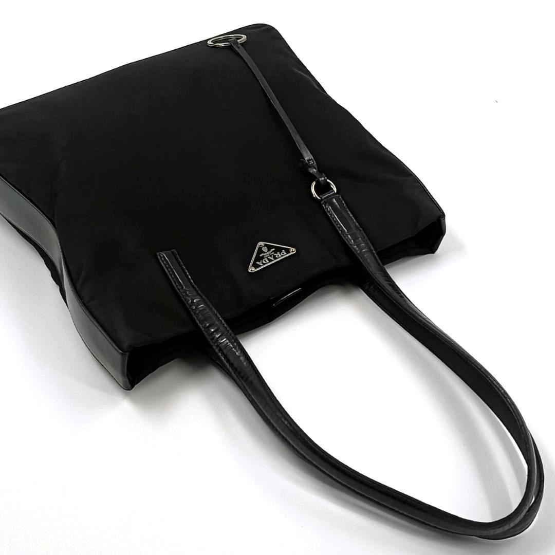 希少✨️プラダ　トートバッグ　三角ロゴ　ナイロン　レザー　金具　黒　白タグ