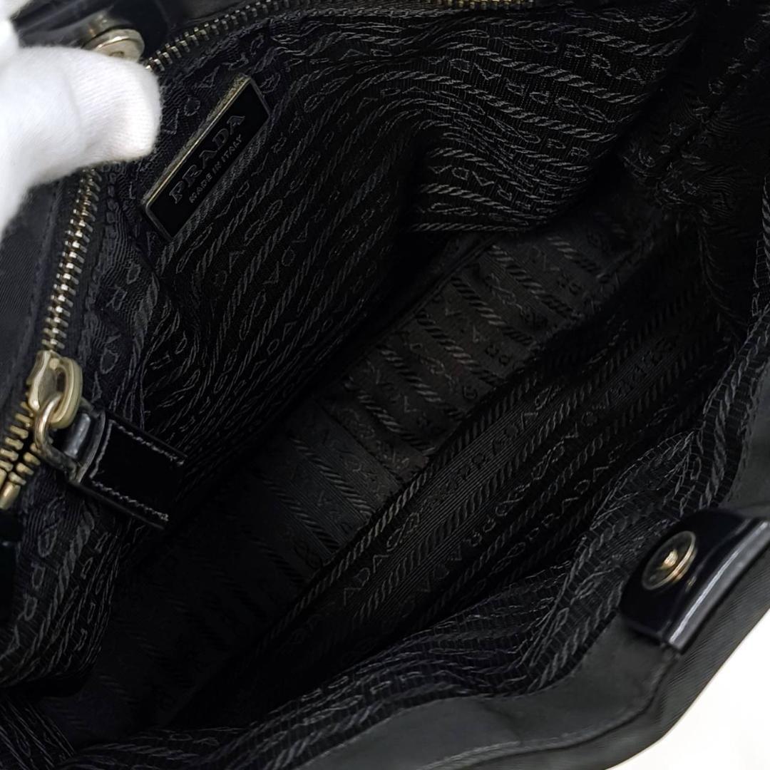 希少✨️プラダ　トートバッグ　三角ロゴ　ナイロン　レザー　金具　黒　白タグ