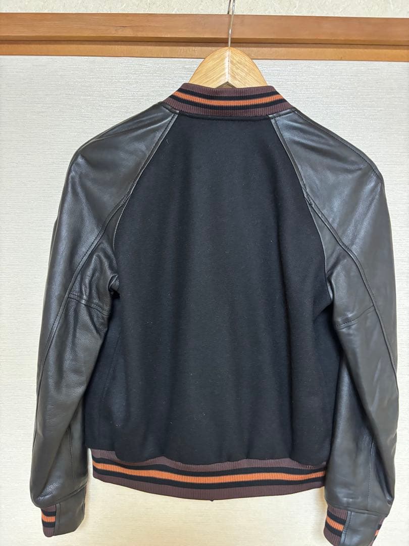 coachスタジャン