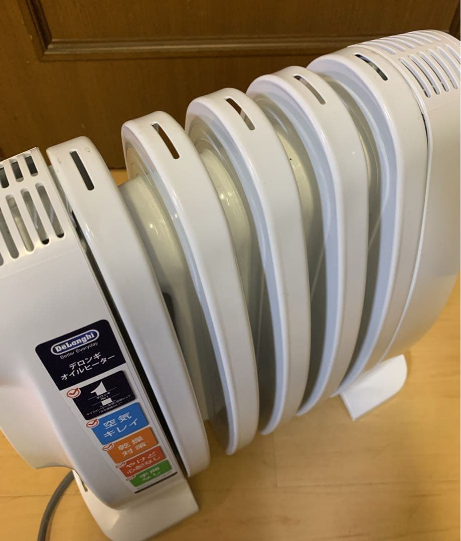 たか　De’Longhi オイルヒーター 1～3畳まで　NJ0505E